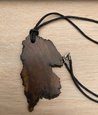 houten collier nr 3 hand gemaakt 10.- €