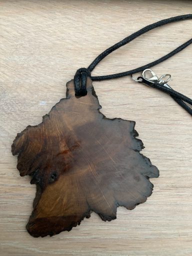 houten collier nr4 hand gemaakt 10.- €